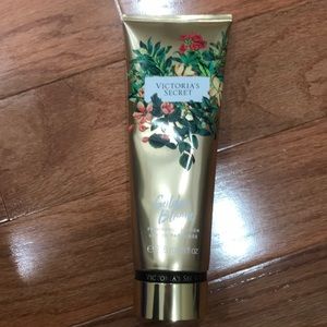 Victoria Secret golden bloom lotion